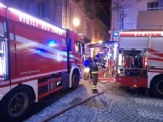CUORGNE' - Incendio in pieno centro: palazzina evacuata, intervento dei vigili del fuoco - FOTO e VIDEO