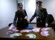 CASELLE - Soldi sospetti: fermato un nigeriano in partenza