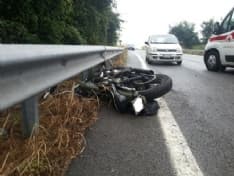 VOLPIANO - Grave incidente stradale: motociclista di Candia in coma farmacologico - FOTO