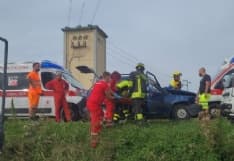 SAN GIORGIO CANAVESE - Scontro tra quattro auto sulla provinciale, due feriti - FOTO