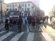 RIVAROLO - Terzo giorno di fila con gli studenti in strada