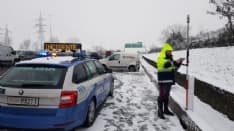 CANAVESE - Incidenti stradali a raffica a causa di neve e ghiaccio. Tangenziale di Torino in tilt per uno scontro tra furgoni - FOTO
