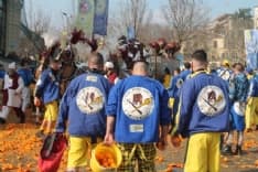 IVREA - Patrizio Roversi e Syusy Blady, gli storici «Turisti per Caso», sostengono il carnevale - VIDEO