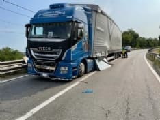 VEROLENGO - Un altro incidente sul ponte per Crescentino: coinvolti due camion - FOTO