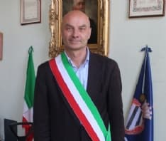 L'ultimo colpo d'ala di un gruppo che non ha il coraggio di dire «mea culpa»