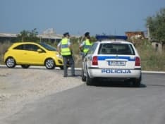 IVREA - Ruba un camper e scappa in Slovenia: eporediese arrestato