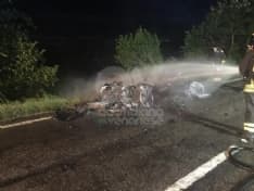 CASELLE-LEINI - Auto prende fuoco durante la marcia: conducente in salvo