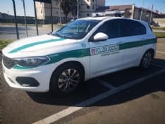 BORGARO - Cade dalla bici dopo aver urtato lo specchietto di un'auto: 36enne in ospedale