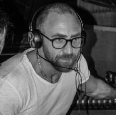 VOLPIANO-SAN BENIGNO - Un malore se lo porta via a soli 46 anni