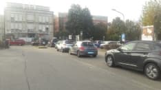 CASTELLAMONTE - Allerta covid: code e ingorghi, tutti in fila per fare il tampone in ospedale - FOTO