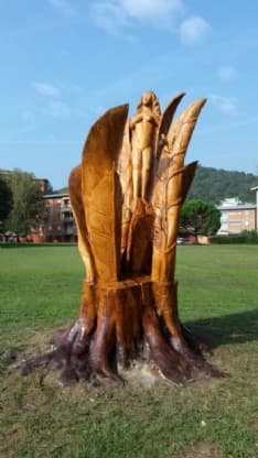 IVREA - Scultura «Rinascita», inaugurazione a Bellavista con gli artisti della Fucina dell'Arte