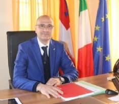 LEINI - Donate 6000 bottiglie d'acqua al centro vaccinale