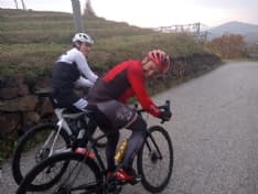 PRASCORSANO - Il «Diablo» Chiappucci in Canavese per le riprese del film «Stessi battiti in salita come nella vita»