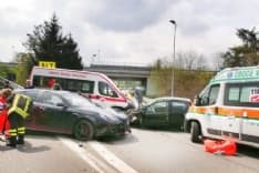 INCIDENTE SUL RACCORDO - Scontro frontale all'imbocco della Torino-Caselle: due feriti