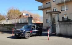 CUORGNE' - Brutto episodio in centro, un giovane aggredito in pieno giorno e ferito al volto con un bicchiere di vetro