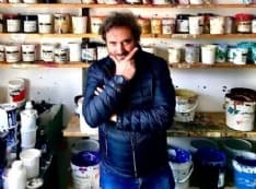 CASTELLAMONTE - «Sono quello che vende magliette ai concerti»: la storia di Dino Bono e di 30 anni di musica in un libro - FOTO