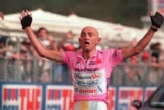 LOCANA - A Rosone lo spettacolo teatrale «D5 Pantani, storia di un capro espiatorio»