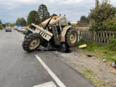 FAVRIA - Brutto incidente sulla Favriasca, trattore spezzato in due dopo lo scontro con un furgone - FOTO