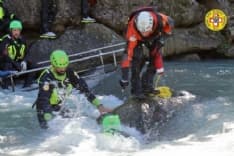 IVREA - I tecnici del Soccorso Alpino si addestrano allo Stadio della Canoa - FOTO