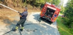 CUCEGLIO-TORRE - Allarme per gli incendi boschivi: doppio intervento dei vigili del fuoco - FOTO