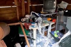 FAVRIA - Idioti sfasciano la casetta di legno del parco Bonaudo