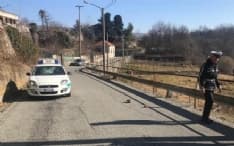 IVREA - Pietre contro la polizia municipale: il 45enne ancora in fuga nei boschi della zona