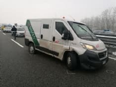 ASSALTO AL PORTAVALORI - Rapinatori armati di kalashnikov sull'autostrada A5: scattano le ricerche in tutto il Canavese - FOTO
