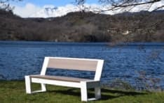 STRAMBINO - Nasce «Mira», la panchina sostenibile e fotovoltaica