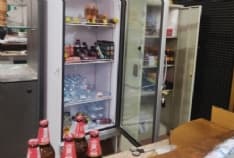 CUORGNE' - Svuotano il frigo del centro anziani poi si fermano a bere le birre appena rubate: presi dai carabinieri