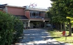 CUORGNE' - Amianto sul tetto della scuola media da demolire, stop ai lavori: iniziata la bonifica