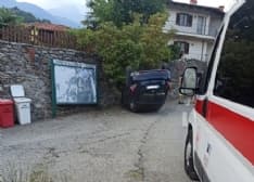 CUORGNE' - Incidente stradale a Priacco, auto finisce ruote all'aria: due feriti