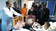 CIRIE' - Babbo Natale con la divisa dell'Arma: i carabinieri portano doni ai bimbi in ospedale - FOTO