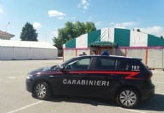 PAVONE CANAVESE - 49enne molesto aggredisce i carabinieri: arrestato per resistenza