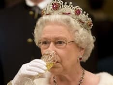 ROYAL DRINK - Il gin prodotto da Elisabetta