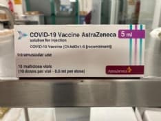 COVID - L'Aifa vieta l'uso del vaccino AstraZeneca in tutta Italia: «Decisione temporanea»