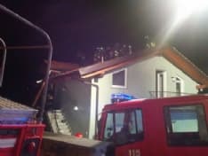 PONT - Fiamme in una villetta: intervengono i vigili del fuoco