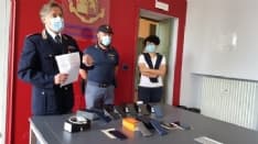 IVREA - Rubano i telefoni cellulari negli uffici dell'Asl To4: tredici persone denunciate dalla polizia
