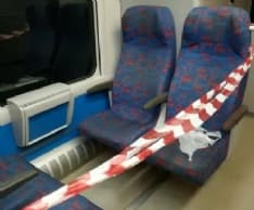 FERROVIA CANAVESANA - Piove dentro i treni: sedili transennati e pendolari in piedi...