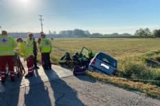 RIVAROLO-BOSCONERO - Auto finisce fuori strada, due feriti in via Leonardo Da Vinci