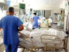 LEINI - Bimbo colpito dalla meningite: primi miglioramenti