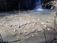 RIVAROLO - Per il Comune nessun allarme ambientale: «Nel torrente Orco non scarica nessuna fognatura»