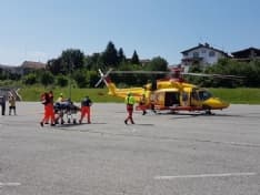 CUORGNE' - Auto contro scooter in via Ponte Vecchio: ferito trasportato con l'elicottero in ospedale