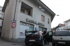 FAVRIA - Rapinatore agitato fallisce il colpo alla Sella