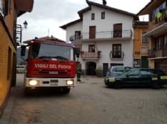 CASTELLAMONTE - Quattro persone intossicate dal camino: il bambino salva l'intera famiglia - FOTO