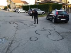 LEINI - Commenti a sfondo sessuale ad una ragazzina via Instagram: un arresto e tre denunce