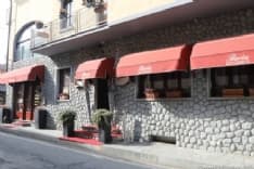 PERTUSIO - Ristoratore aggredito nel suo locale da quattro uomini