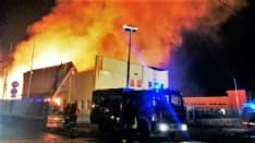 INCENDIO DI SCARMAGNO - Nel capannone esploso c'erano «sostanze pirotecniche». Si rafforza la tesi dell'incendio doloso