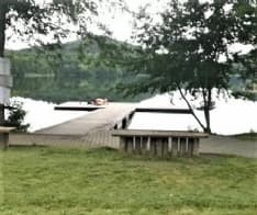 FASE 2 HOT - Fanno sesso sul pontile del lago Sirio tra Ivrea e Chiaverano: la foto diventa virale sui social