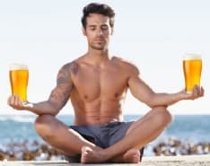 WELLNESS - DrunkYoga e BeerYoga, la meditazione si fa alcolica