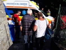 LOCANA - Cercatore di funghi di 86 anni cade nel bosco e si ferisce: salvato dal soccorso alpino